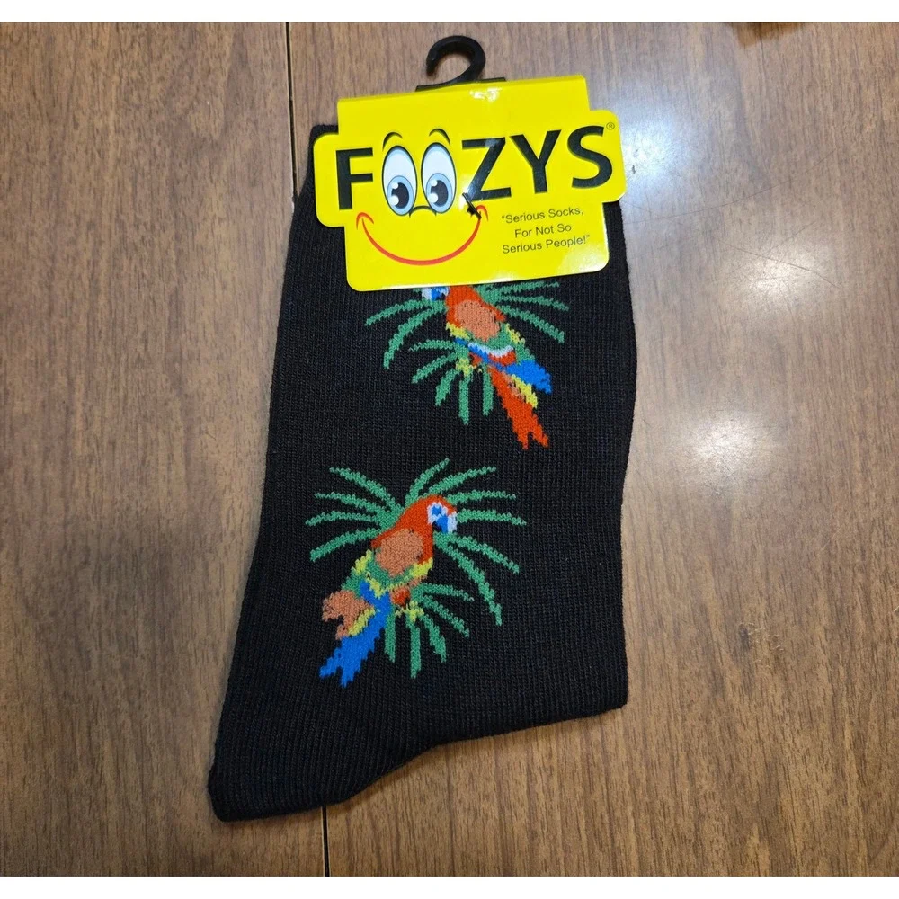 Foozys Parrot Tropical Bird Crew Socks Black Novelty Size 9-11 FC-227